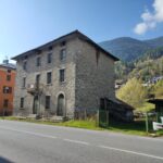 **PONTE DI LEGNO VICINISSIMO CASA SINGOLA CON GRANDE GIARDINO PRIVATO** **PONTE DI LEGNO VICINISSIMO CASA SINGOLA CON GRANDE GIARDINO PRIVATO**