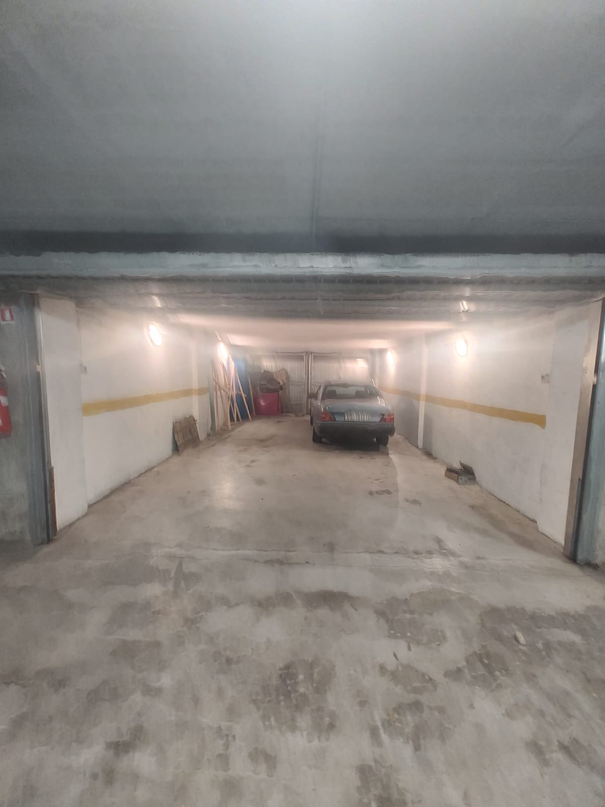 **EDOLO ZONA STAZIONE VENDESI BOX AUTO 50 MQ. € 50.000**