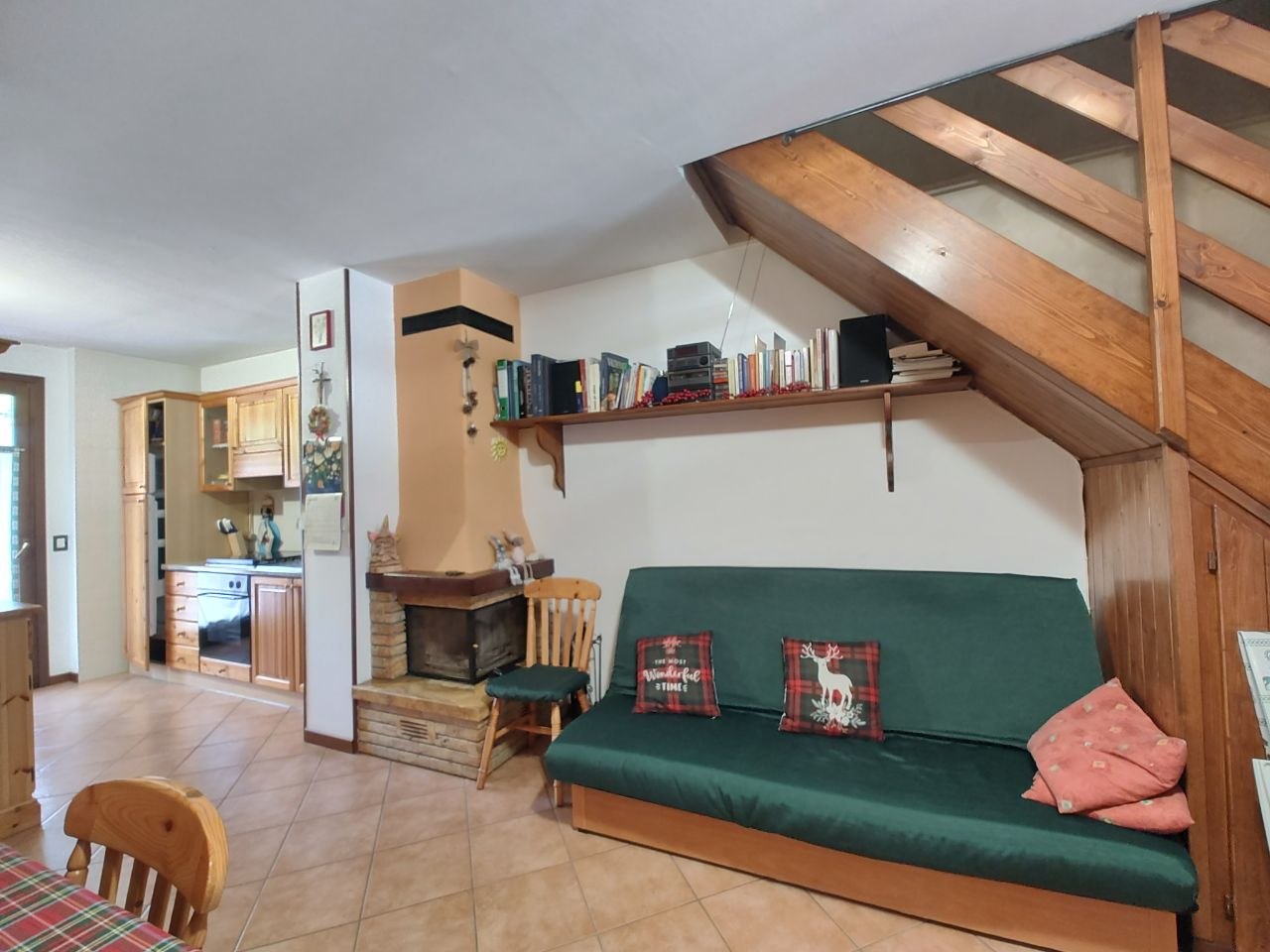 **PONTE DI LEGNO – POCHI KM VENDO BEL TRILOCALE ARREDATO CON POSTO AUTO PRIVATO**